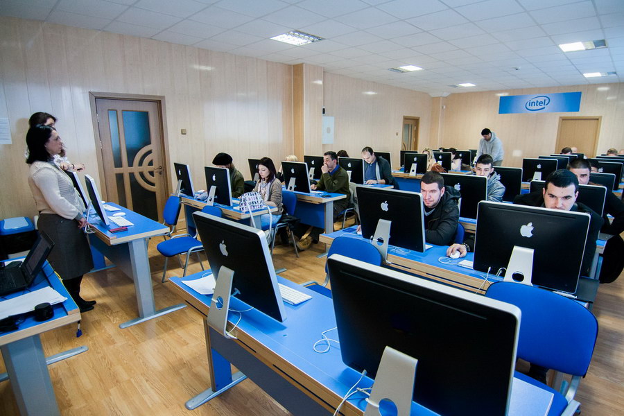 Base de datos de Academias de informática en España