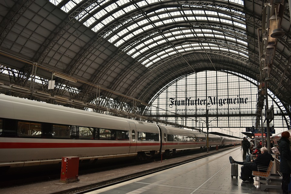 Base de datos de Estaciones de tren en España